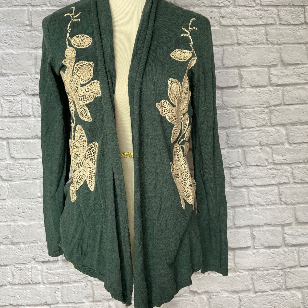 Anthropologie Lighweight Emroidered Sweater Medium Petite